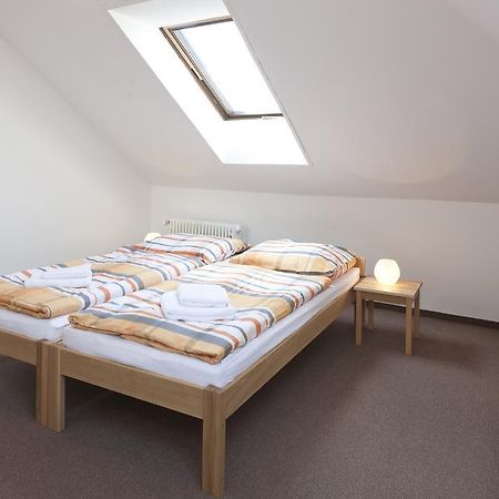 Oneman Hostel Прага Номер фото